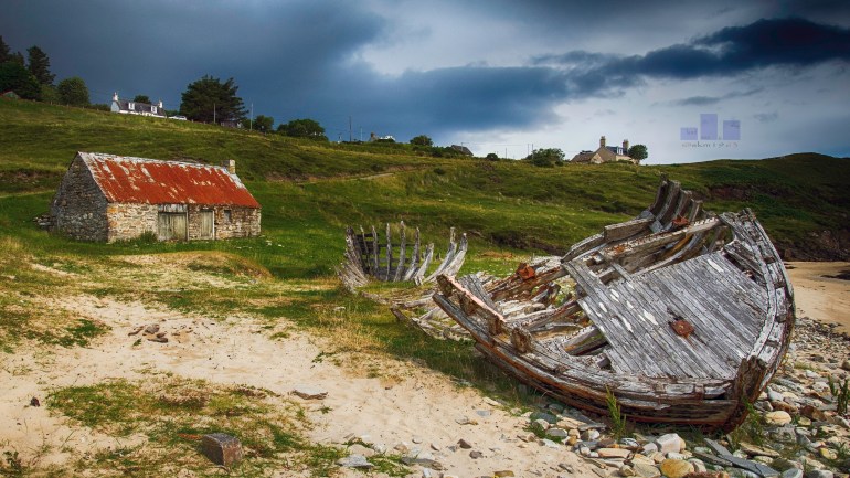 One of the hardships of shooting property for a living is the fact that you have to travel to photograph the properties. Unfortunately for me I had to head up towards Kyle of Tongue (Mandy and I even managed to turn it in to an overnighter - benefits of freelance) where I found this magical combination of a rustic abandonment and wrecked boat - throw in a dark sky and  light over my shoulder and voilà - enjoy 